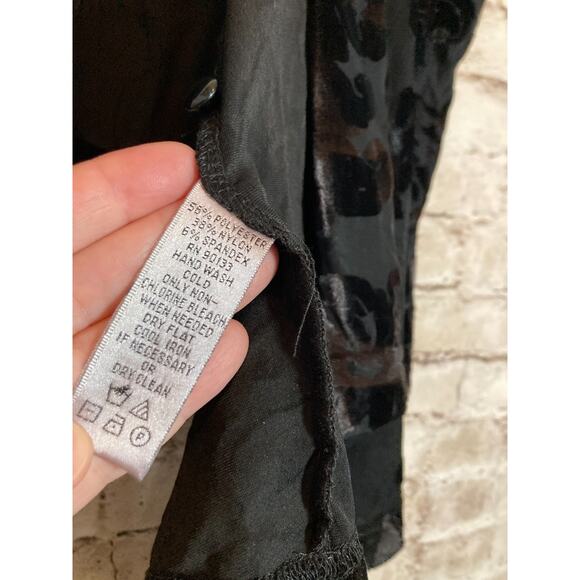 VT Luxe Top Womens Small Black Velvet Burnout Open Front Asymmetric Hem Grunge - Picture 11 of 12